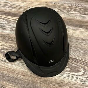 Ovations horseriding helmet youth size xs/s